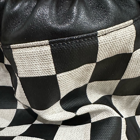 Authentic Saint Laurent drawstring bag - Picture 5 of 10